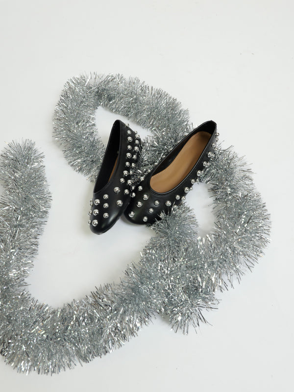 Ballerines à clous métalliques