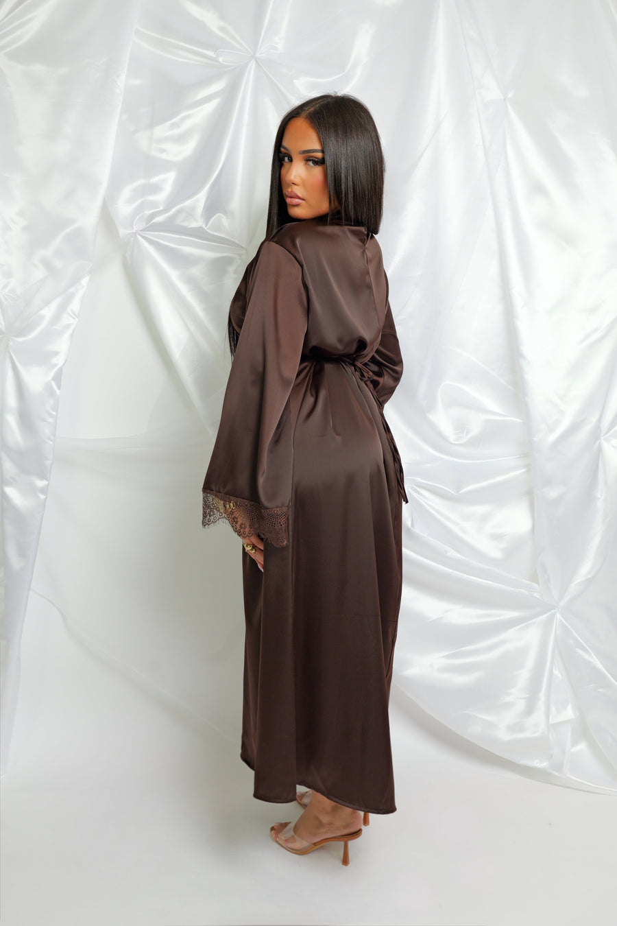 Robe Satin Royal Dentelle