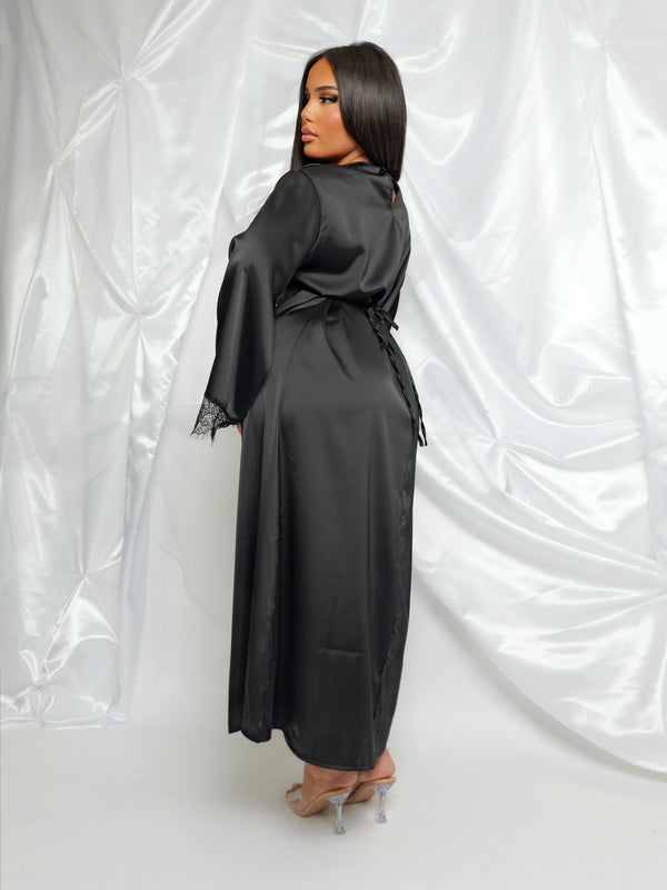 Robe Satin Royal Dentelle