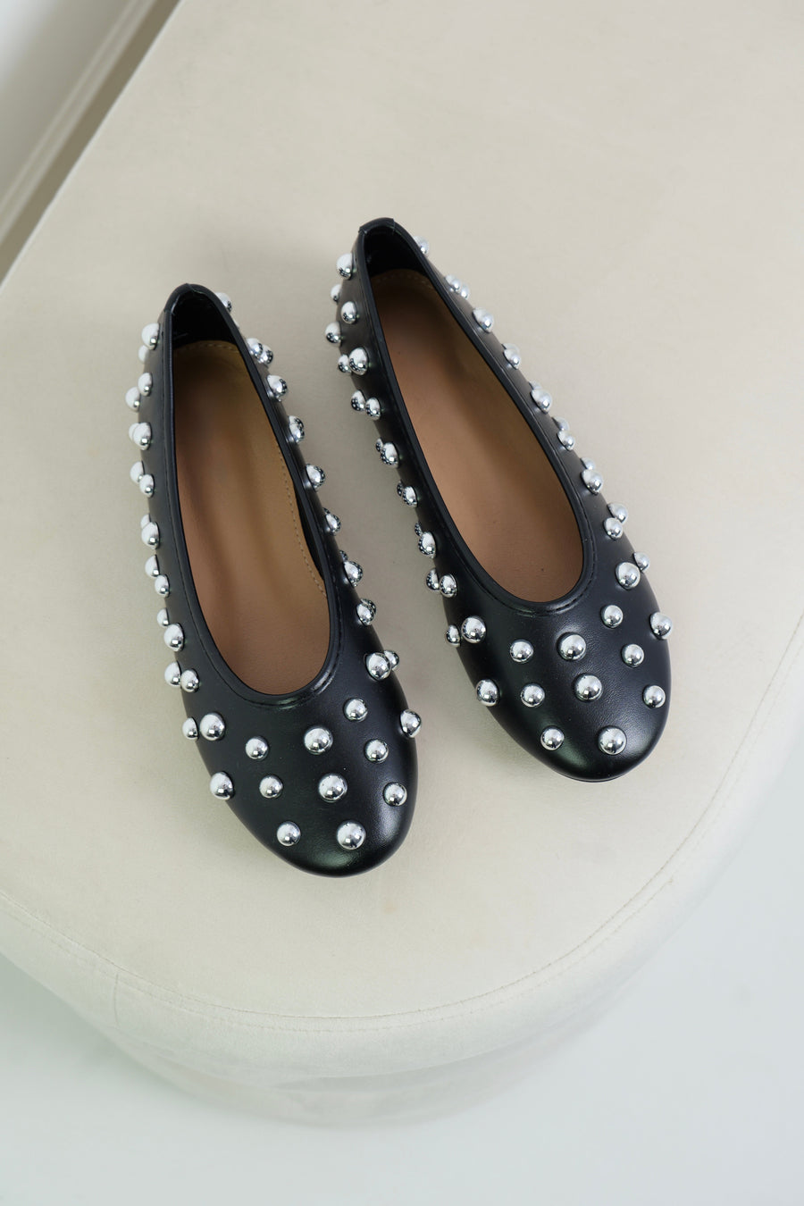 Ballerines à clous métalliques
