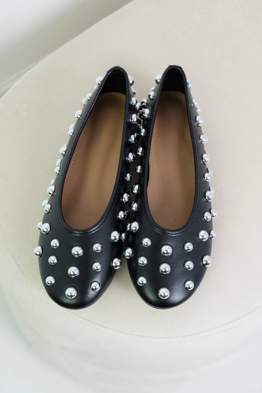 Ballerines à clous métalliques